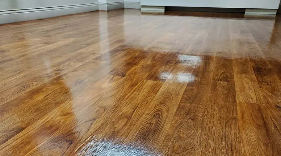 texture of laminate flooring
